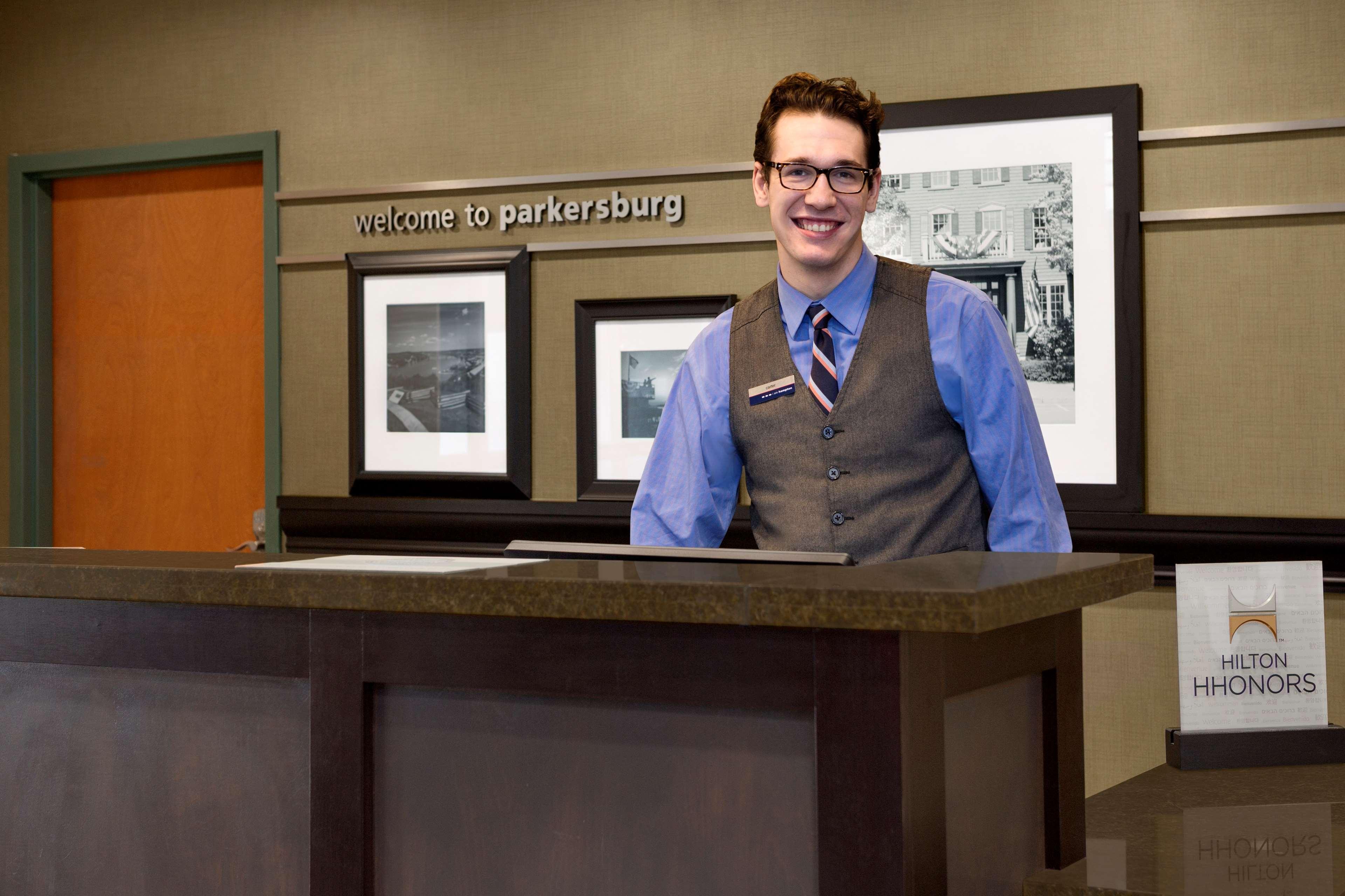 Hampton Inn And Suites Parkersburg Downtown Exteriér fotografie