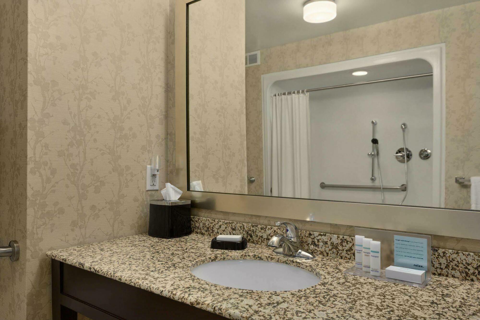 Hampton Inn And Suites Parkersburg Downtown Exteriér fotografie
